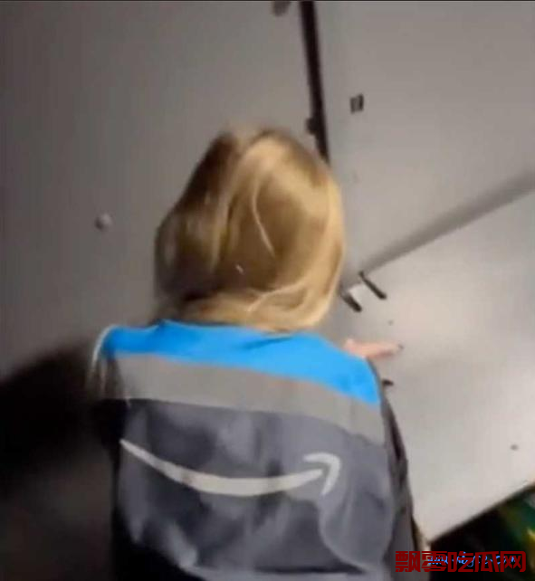 亚马逊丑闻事件,身穿亚马逊工衣的仓务部发生丑闻后续二人遭调查