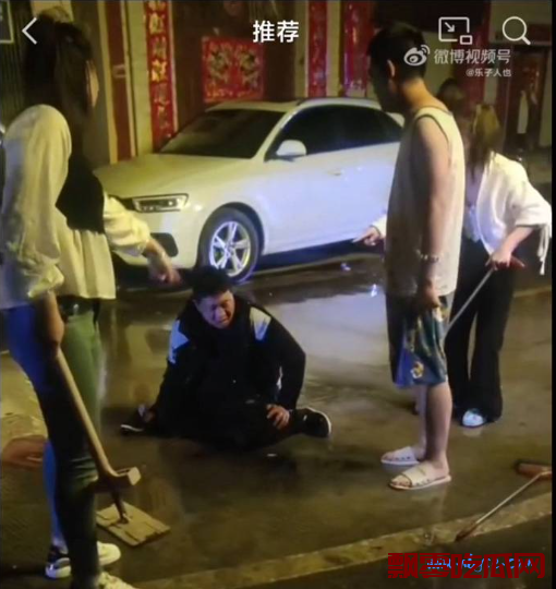 昆明男子按摩店白嫖事件,被按摩店的三女子爆锤随后被一窝端