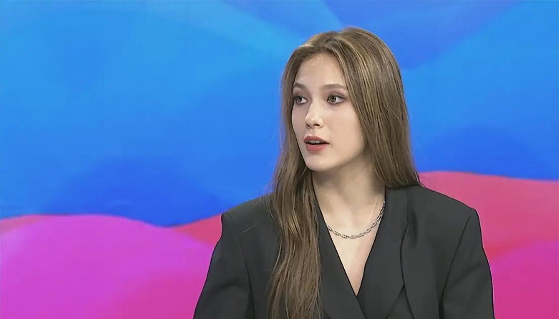 谷爱凌疑似恋情瓜引发热议 ,她和马尔尚在夜店热舞,两人互动亲密_谷爱凌疑似恋情瓜引发热议,她和马尔尚在夜店热舞 ,两人互动亲密_