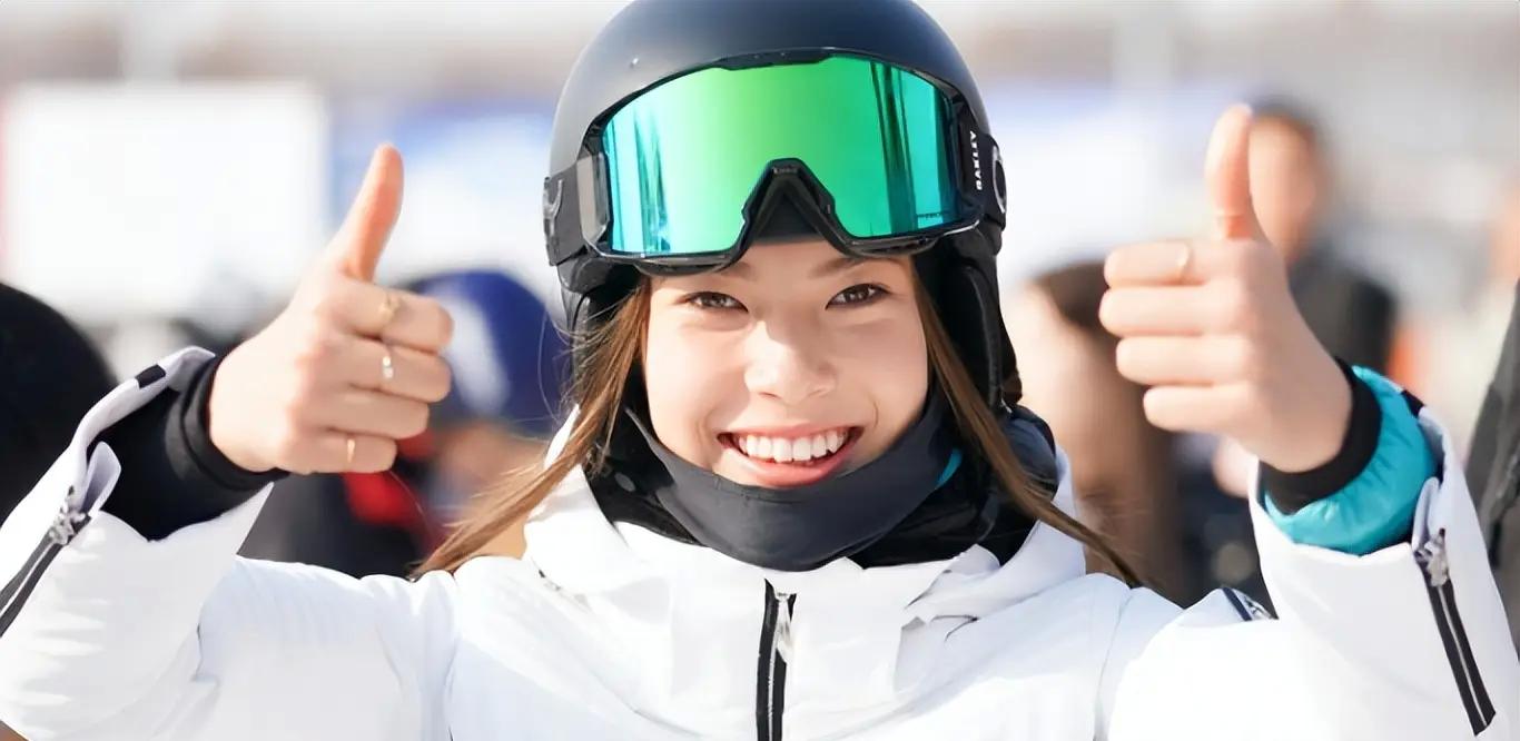 _谷爱凌疑似恋情瓜引发热议,她和马尔尚在夜店热舞 ,两人互动亲密_谷爱凌疑似恋情瓜引发热议,她和马尔尚在夜店热舞,两人互动亲密