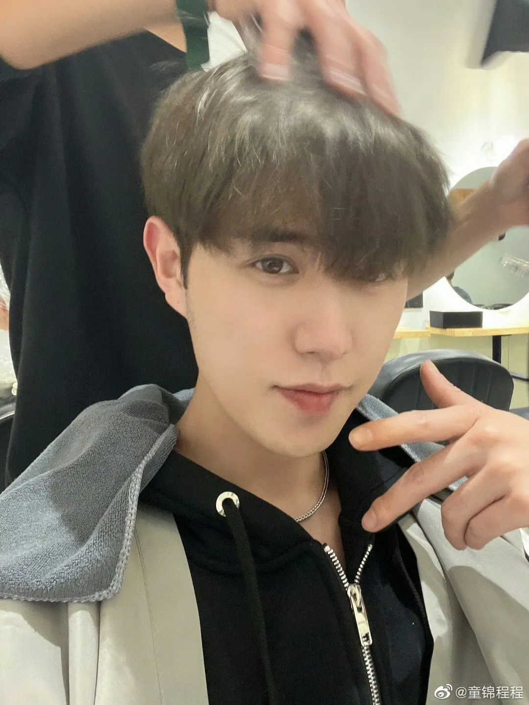 女网红发文锤童锦程!称其导致自己染病,童锦程回复其是上赶着倒贴的“照骗”!