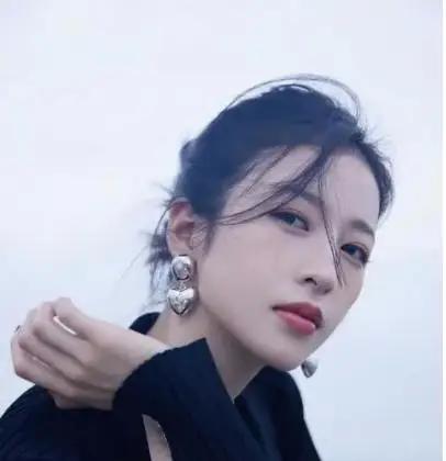 _失去贵人力捧后,娱乐圈的残酷在周雨彤身上表现得淋漓尽致!_失去贵人力捧后 ,娱乐圈的残酷在周雨彤身上表现得淋漓尽致!