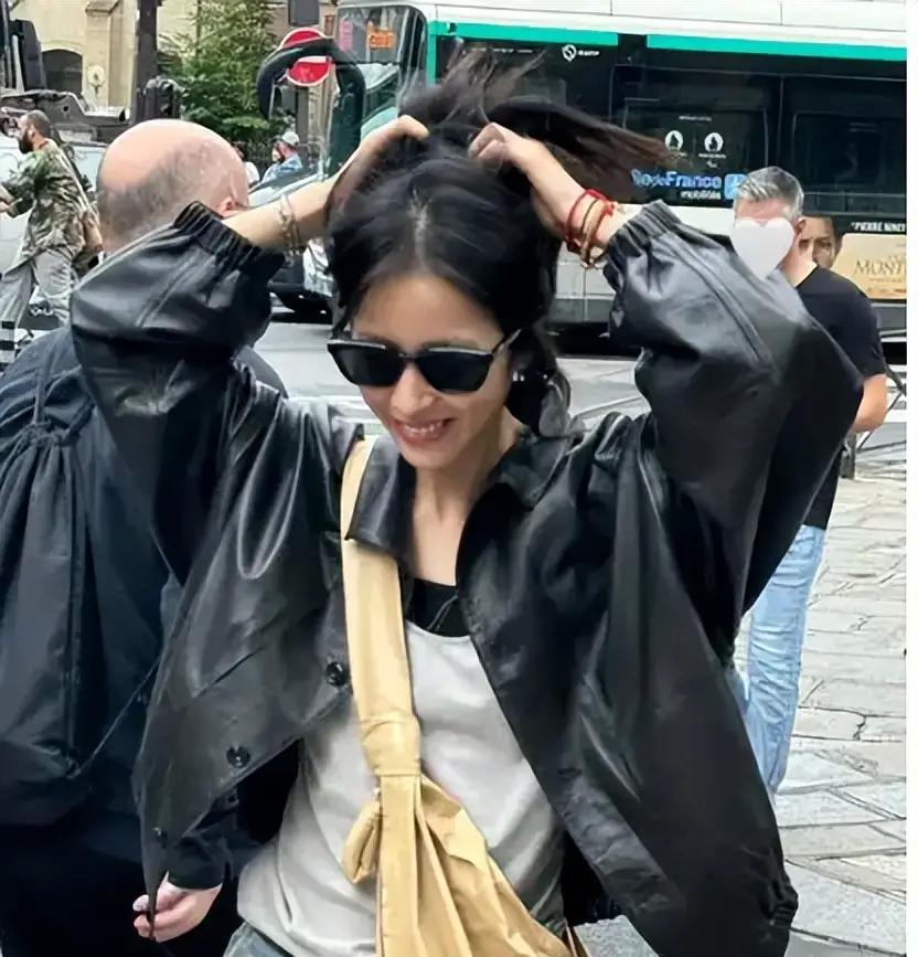 失去贵人力捧后,娱乐圈的残酷在周雨彤身上表现得淋漓尽致!__失去贵人力捧后,娱乐圈的残酷在周雨彤身上表现得淋漓尽致!