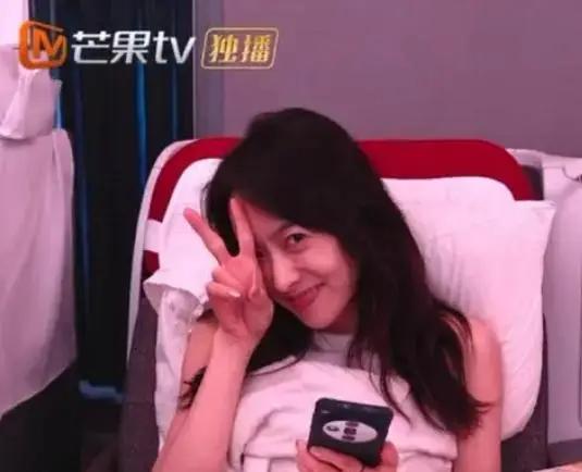 _失去贵人力捧后,娱乐圈的残酷在周雨彤身上表现得淋漓尽致!_失去贵人力捧后,娱乐圈的残酷在周雨彤身上表现得淋漓尽致!