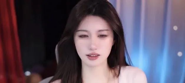 女主播承认身材有高科技且晒图,称如今已溶化,所以身材不再傲人!