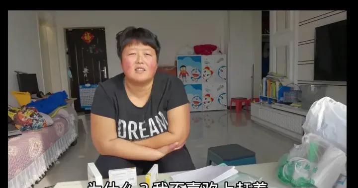 时隔3年 ,胖吕回娘家团聚!一家人吃喝成成有女朋友了 网友:真好__时隔3年,胖吕回娘家团聚!一家人吃喝成成有女朋友了 网友:真好