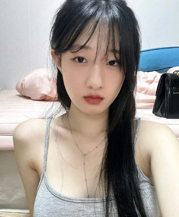 吃瓜看瓜网页面布局与观看体验分析:简洁设计下的优缺点