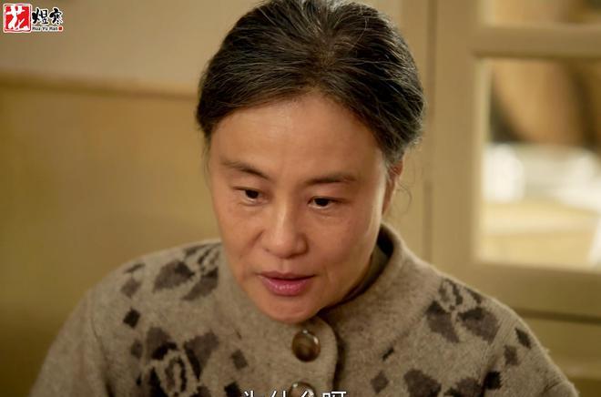 《六姊妹》何家喜凶相毕露,李嘉琦用最狠的演技,诠释什么叫亲情_《六姊妹》何家喜凶相毕露 ,李嘉琦用最狠的演技,诠释什么叫亲情_