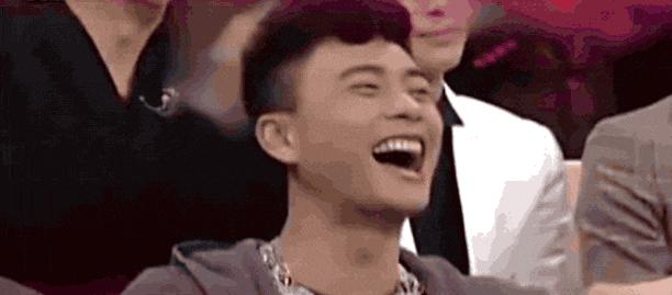 老公夜店摸臀她却率闺蜜团点赞?半独立半封建的港女们请别再卑微_老公夜店摸臀她却率闺蜜团点赞?半独立半封建的港女们请别再卑微_