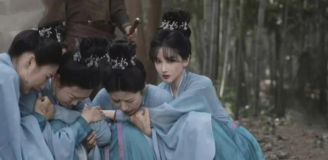 陈小纭整骨十次前后对比__陈小纭整容十次