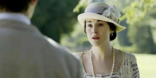 唐顿庄园玛丽和伊迪丝和好了吗__唐顿庄园玛丽的报社老板