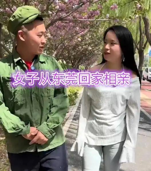 女子街头遭男子脚踹_女子占座不让飞踹老人人肉_