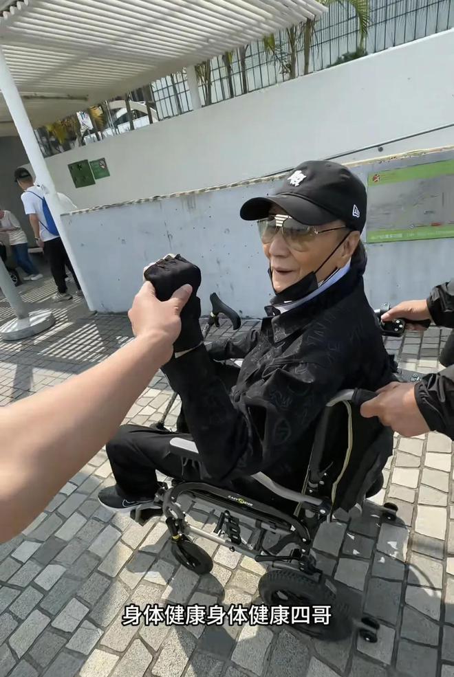 _什么原因引起脸部浮肿_脸部浮肿原因