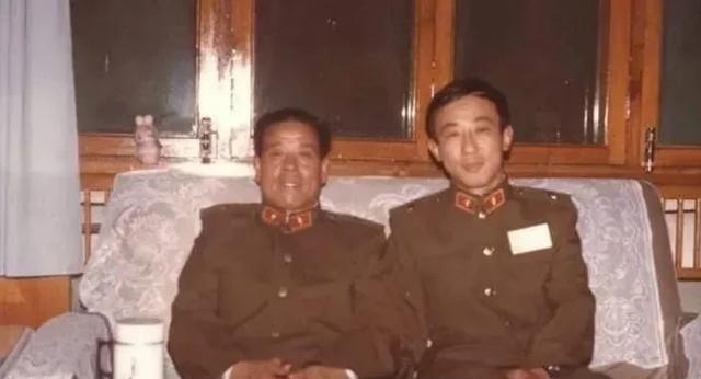 _1992年,中央军委领导班子调整 ,配备有4名军委委员,都有谁?_1992年,中央军委领导班子调整,配备有4名军委委员 ,都有谁?