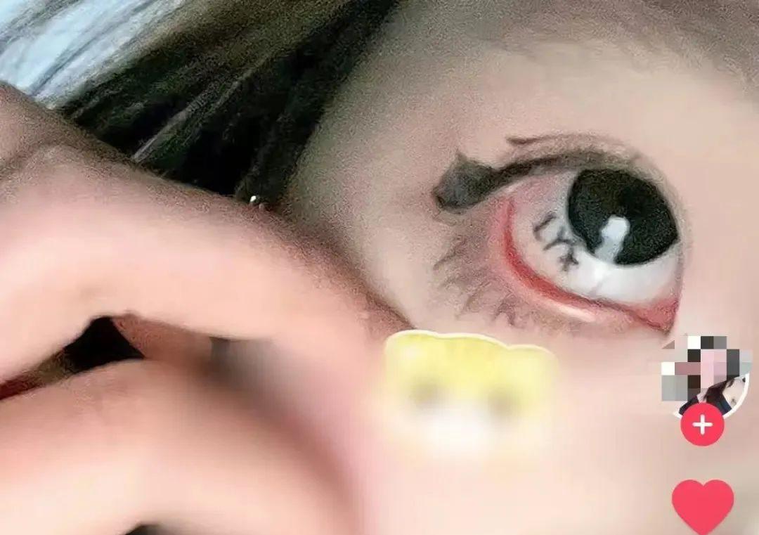 _热搜上毁三观的“用鞋吃饭”挑战:垃圾文化 ,正在毒害中国年轻人_热搜上毁三观的“用鞋吃饭”挑战:垃圾文化,正在毒害中国年轻人