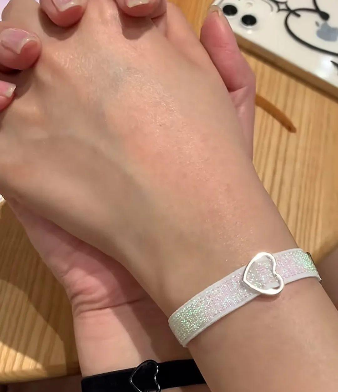 热搜上毁三观的“用鞋吃饭”挑战:垃圾文化 ,正在毒害中国年轻人_热搜上毁三观的“用鞋吃饭”挑战:垃圾文化,正在毒害中国年轻人_