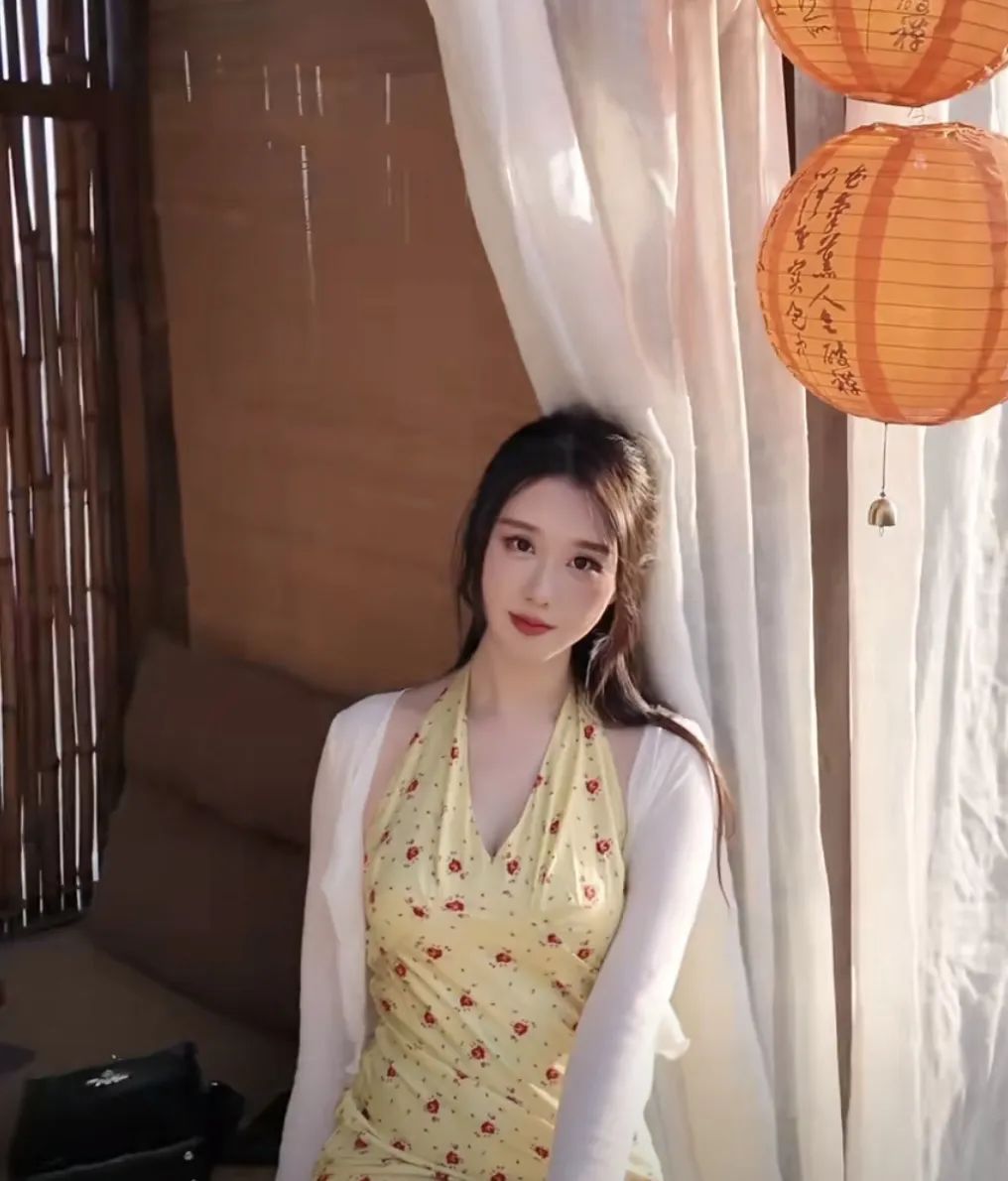 轩子巨2兔称遇不到真爱，大家都是馋自己身子，目前结婚不考虑要孩子，因为不想做高龄产妇！