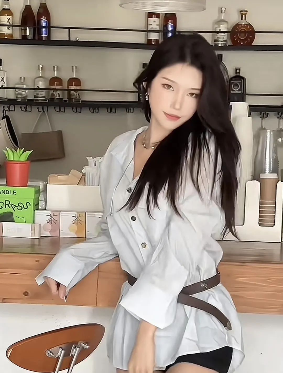 女主播称曾经神豪可以三选一,现在没得选,感慨以前大哥刷几百万都不会跟其恋爱,现在一个嘉年华就能牵手!