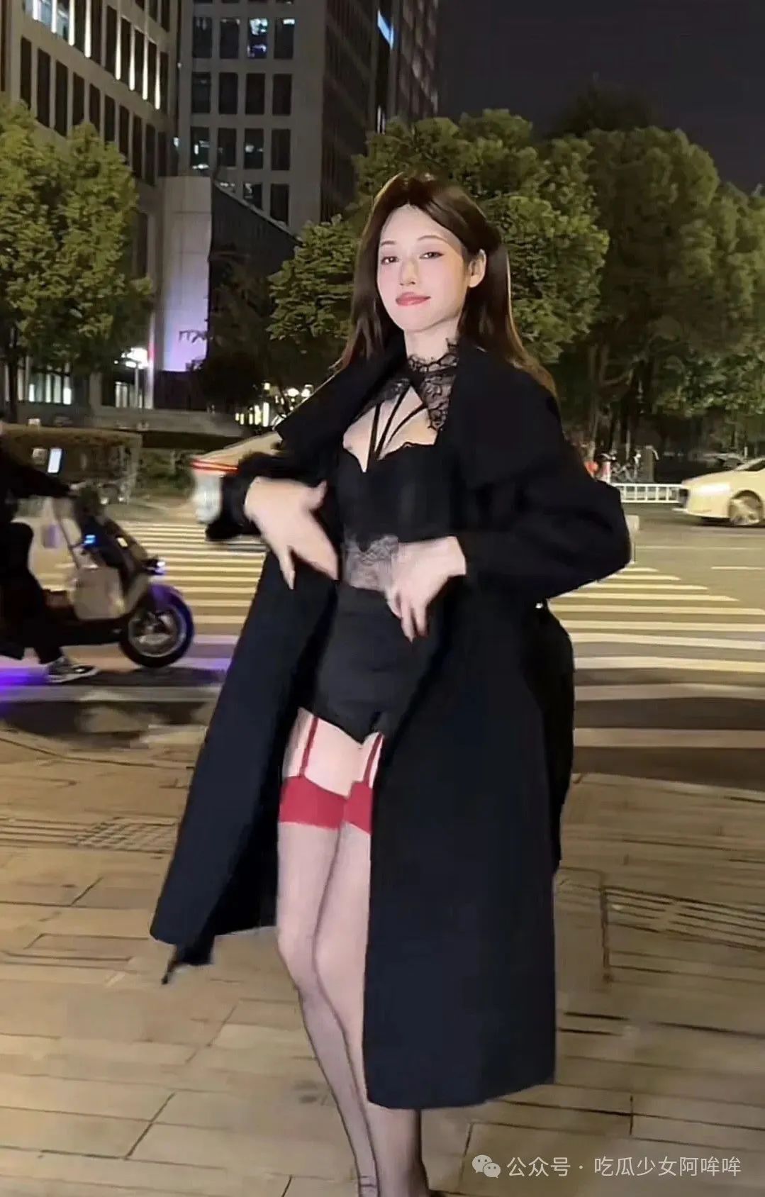 国家队退役体操女神吴柳芳自曝擦边原因，称母亲生病，父亲贷款，不得不擦！引发网友热议！