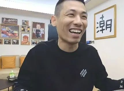 知名网红曝旭旭宝宝年收入高达2千万！但目前收入严重缩水，甚至不如百万网红？，网友热评：再缩也比自己多！