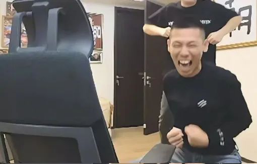 知名网红曝旭旭宝宝年收入高达2千万！但目前收入严重缩水，甚至不如百万网红？，网友热评：再缩也比自己多！