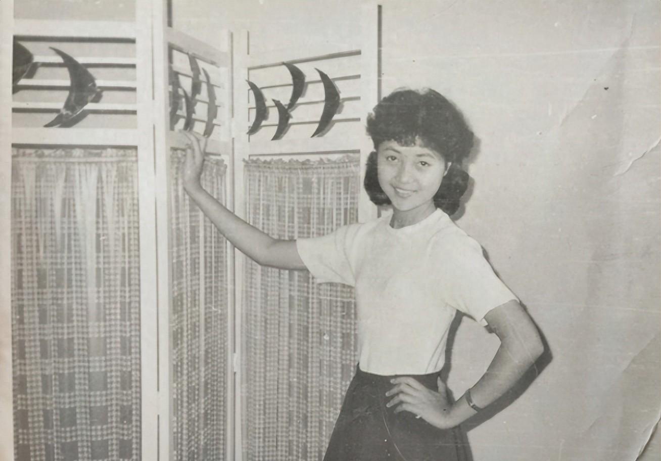 _想当年你爹追你娘把我可害苦了,弄得我两年没穿过一件正经衣服!_想当年你爹追你娘把我可害苦了 ,弄得我两年没穿过一件正经衣服!