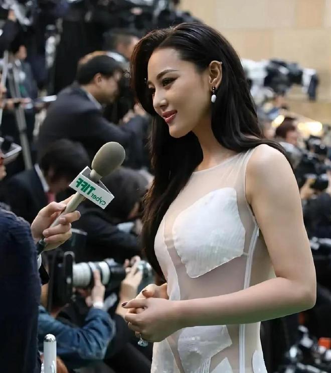 _张馨予衣品_张馨予到底干净不