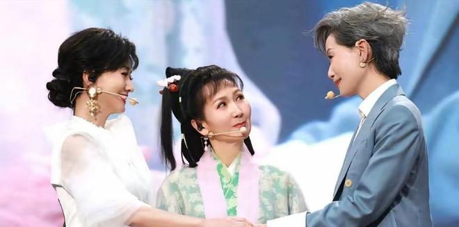 一个角色吃一生!这一次,叶童的态度,终究没给赵雅芝留一丝体面_一个角色吃一生!这一次 ,叶童的态度,终究没给赵雅芝留一丝体面_