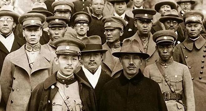 张学良90岁时被释放 ,记者问他最佩服谁?他毫不犹豫的说出两个人__张学良90岁时被释放,记者问他最佩服谁?他毫不犹豫的说出两个人