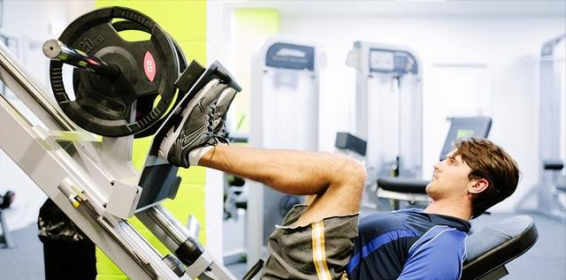 寿命长短腿脚知道_腿粗的长寿_