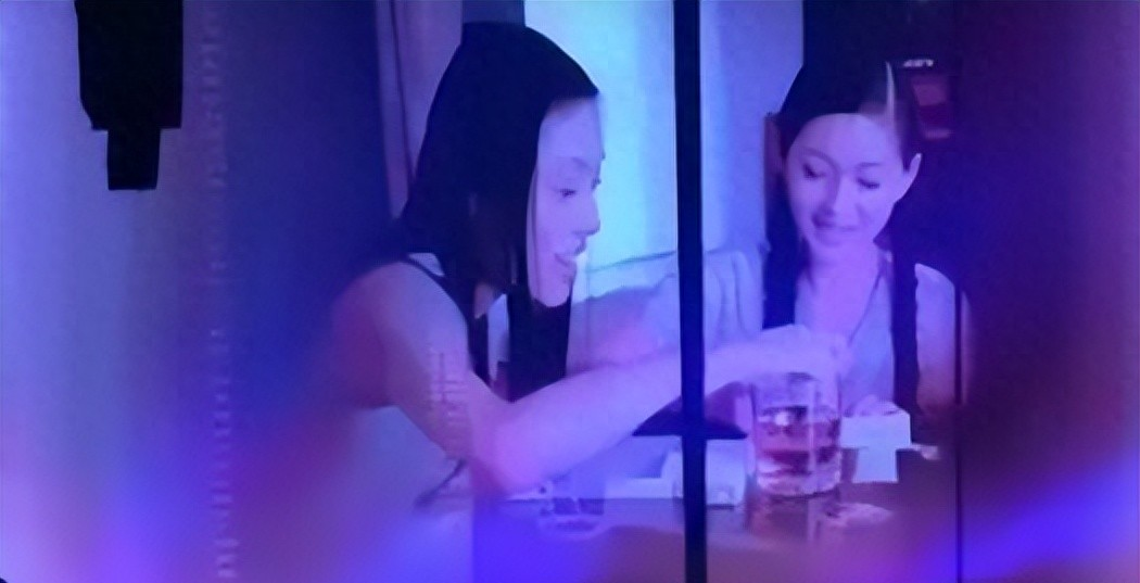 _在演唱会上放大S合照被质疑“消费逝者”,范玮琪首回应:系导演提议,初衷是表达思念_在演唱会上放大S合照被质疑“消费逝者 ” ,范玮琪首回应:系导演提议,初衷是表达思念