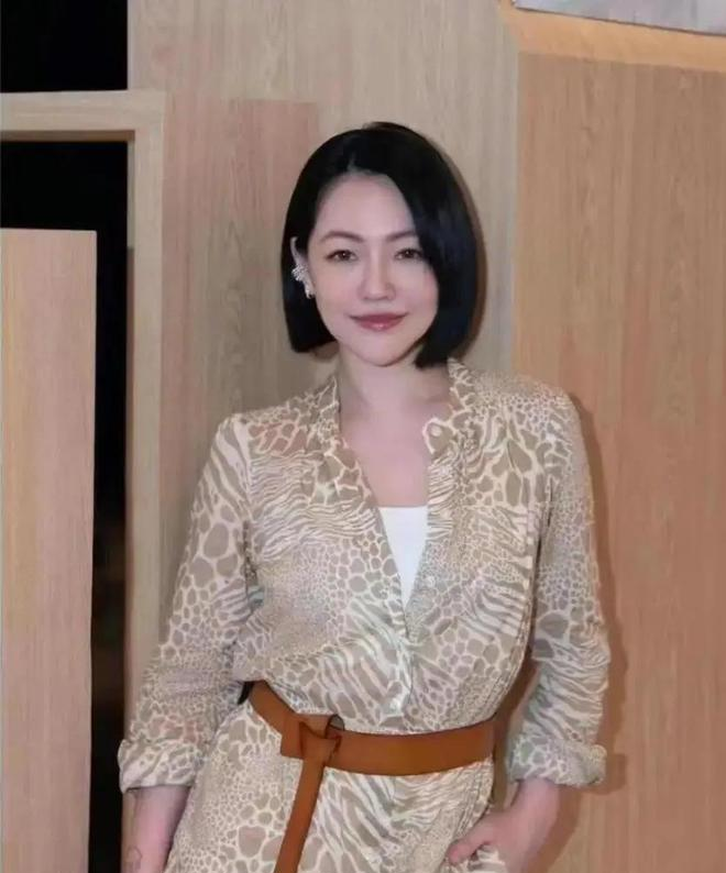 为孙低头!张兰喊话S家停战,小S转移资产消费亡姐遭全网抵制__为孙低头!张兰喊话S家停战 ,小S转移资产消费亡姐遭全网抵制