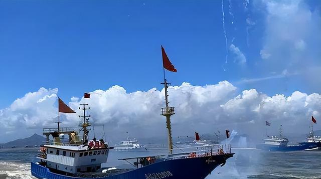 俄媒:一旦开战,中方只靠解放军难以取胜 ,必须调动另一股力量!_俄媒:一旦开战,中方只靠解放军难以取胜,必须调动另一股力量!_