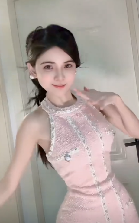 狗头萝莉发视频澄清往事！否认金主给其买了6套房，引发网友热议！