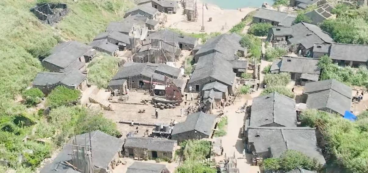 严查祖上三代!《东极岛》被人民日报“点名” ,更恶心的还在后面_严查祖上三代!《东极岛》被人民日报“点名”,更恶心的还在后面_