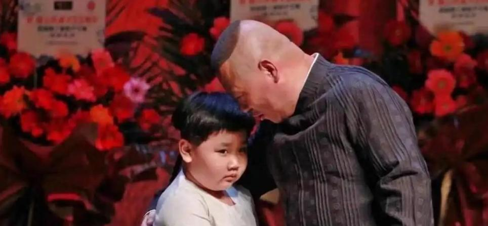 _郭德纲父子同台说相声_郭德纲父子相声视频
