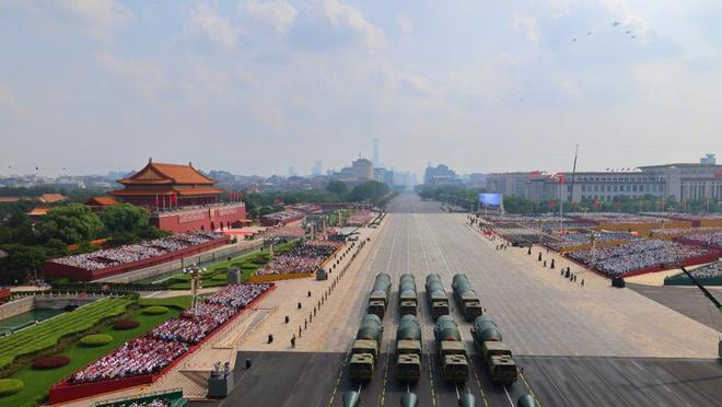 妻子被丈夫赶出门电影_嫁得晚的姑娘都嫁得好_