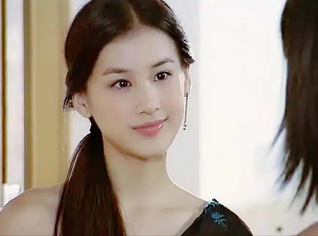 黄圣依早期照片亮相,仙气十足与刘亦菲媲美